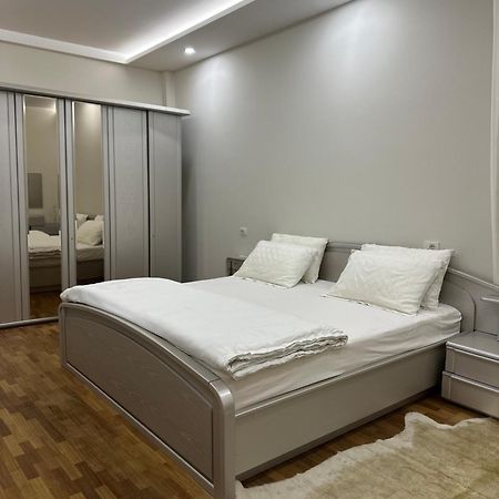 Dry Lake Apartment Tirana Exterior photo
